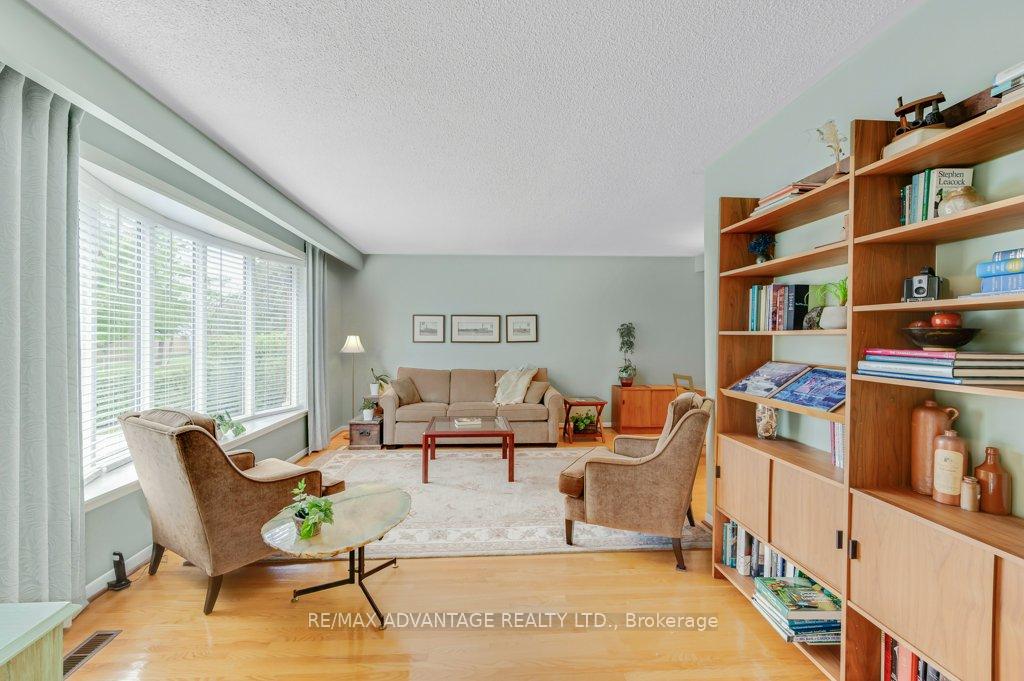 Photo 8 of 581 Galway Drive, Burlington, Shoreacres — HOMEH