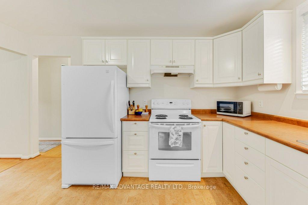 Photo 14 of 581 Galway Drive, Burlington, Shoreacres — HOMEH