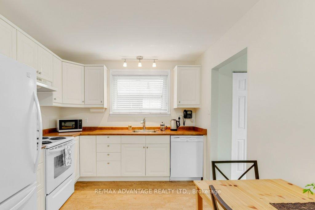 Photo 16 of 581 Galway Drive, Burlington, Shoreacres — HOMEH