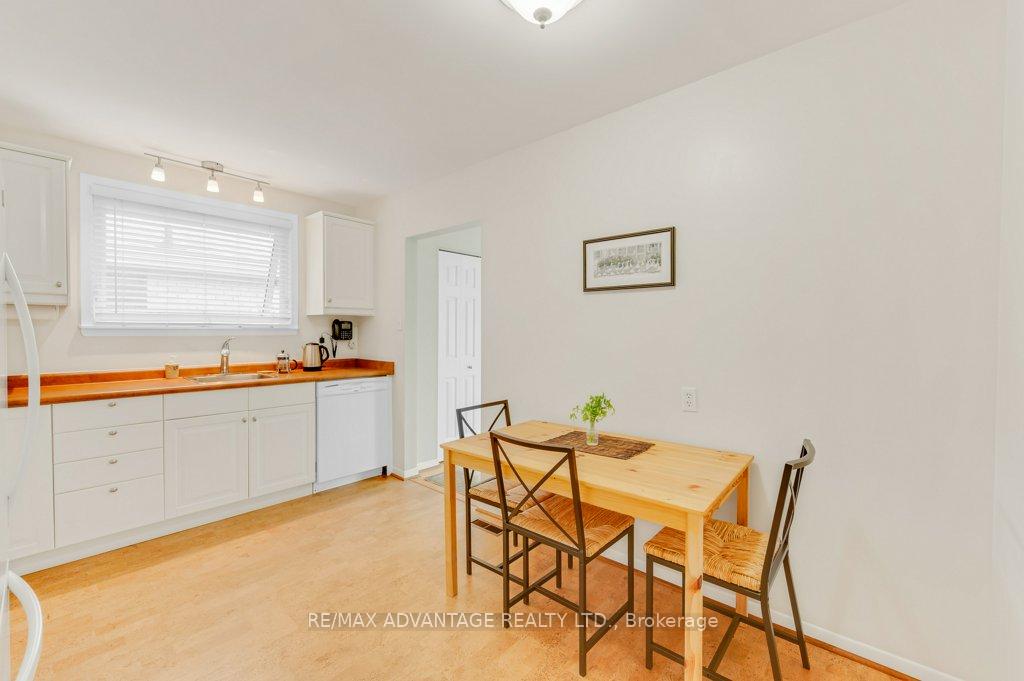 Photo 17 of 581 Galway Drive, Burlington, Shoreacres — HOMEH