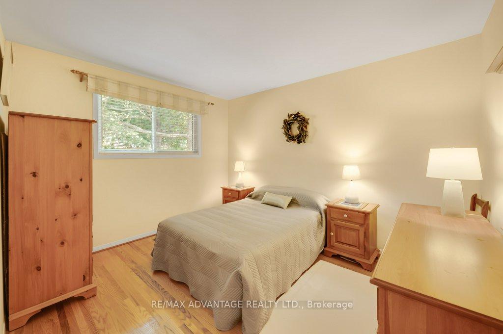 Photo 18 of 581 Galway Drive, Burlington, Shoreacres — HOMEH