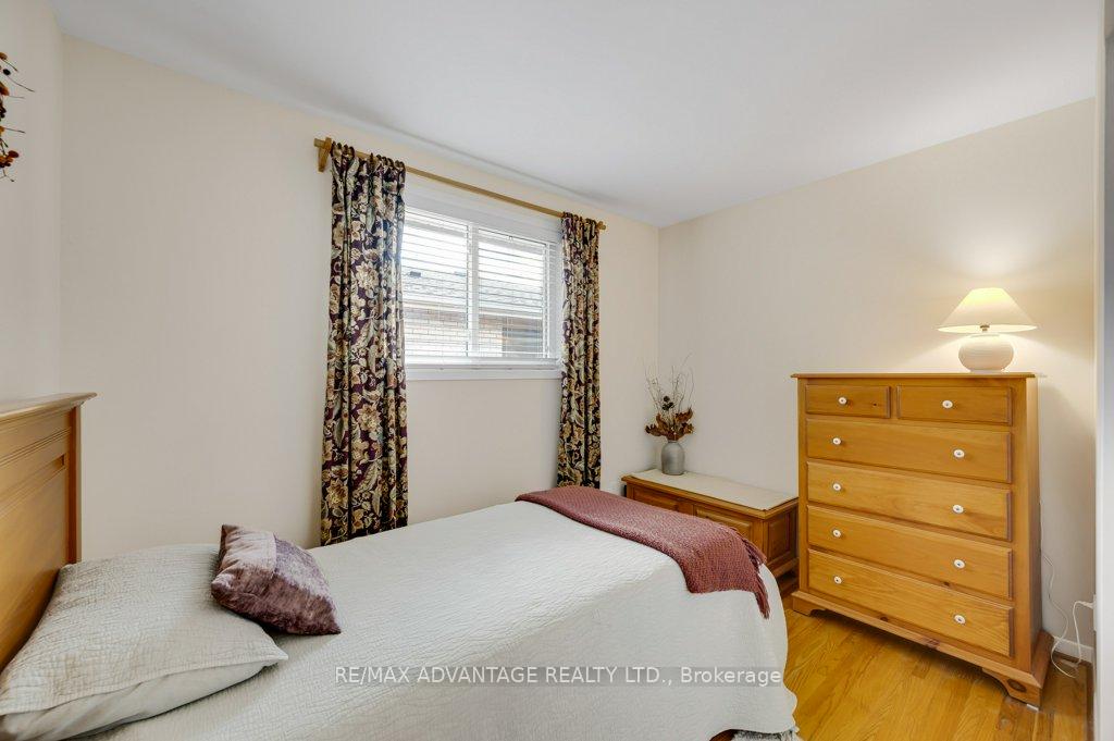 Photo 20 of 581 Galway Drive, Burlington, Shoreacres — HOMEH