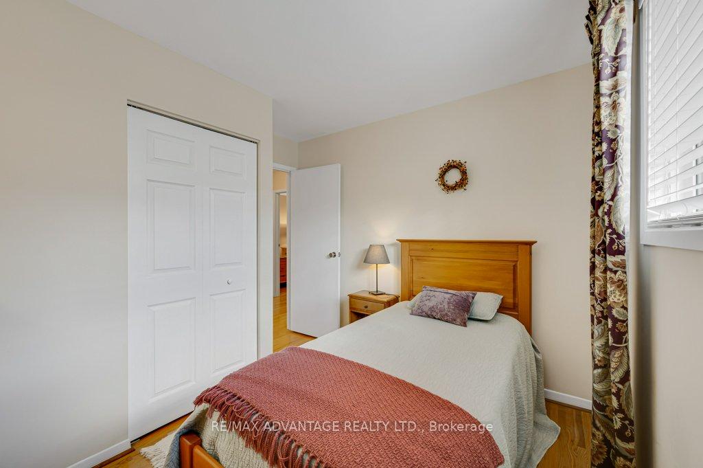 Photo 21 of 581 Galway Drive, Burlington, Shoreacres — HOMEH