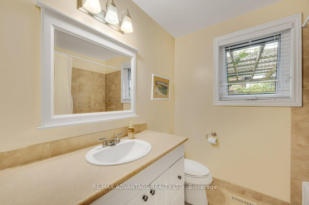 Photo 24 of 581 Galway Drive, Burlington, Shoreacres — HOMEH