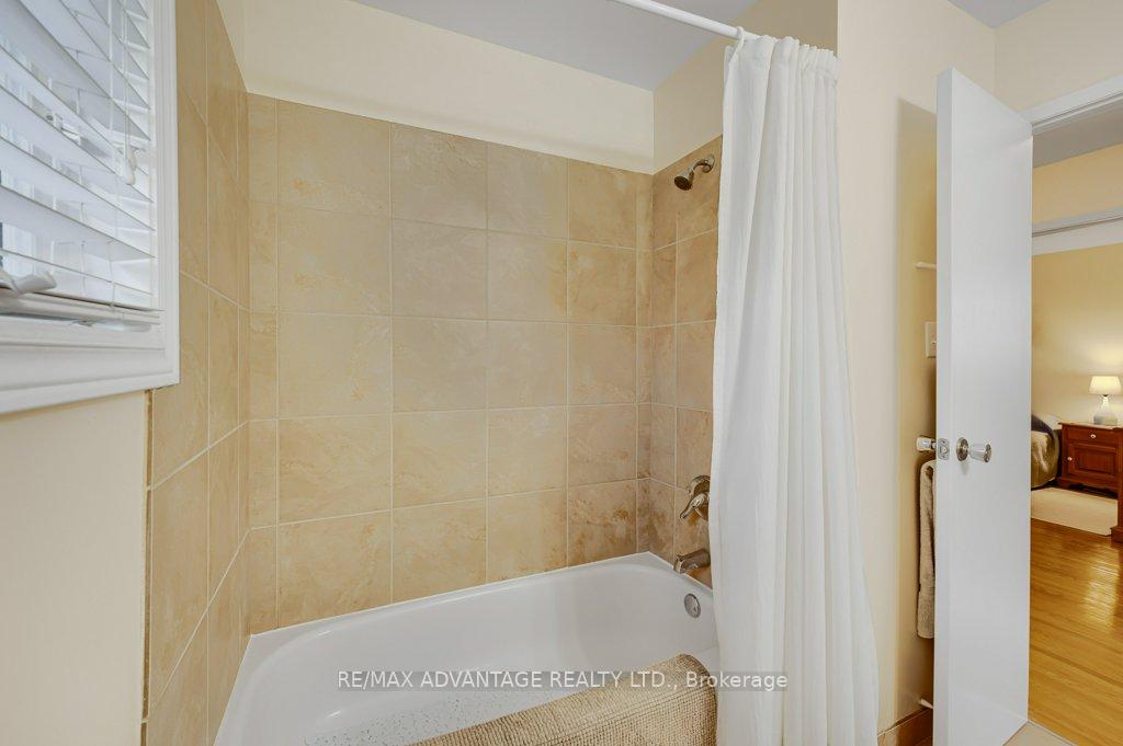 Photo 25 of 581 Galway Drive, Burlington, Shoreacres — HOMEH