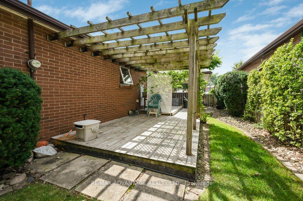 Photo 33 of 581 Galway Drive, Burlington, Shoreacres — HOMEH
