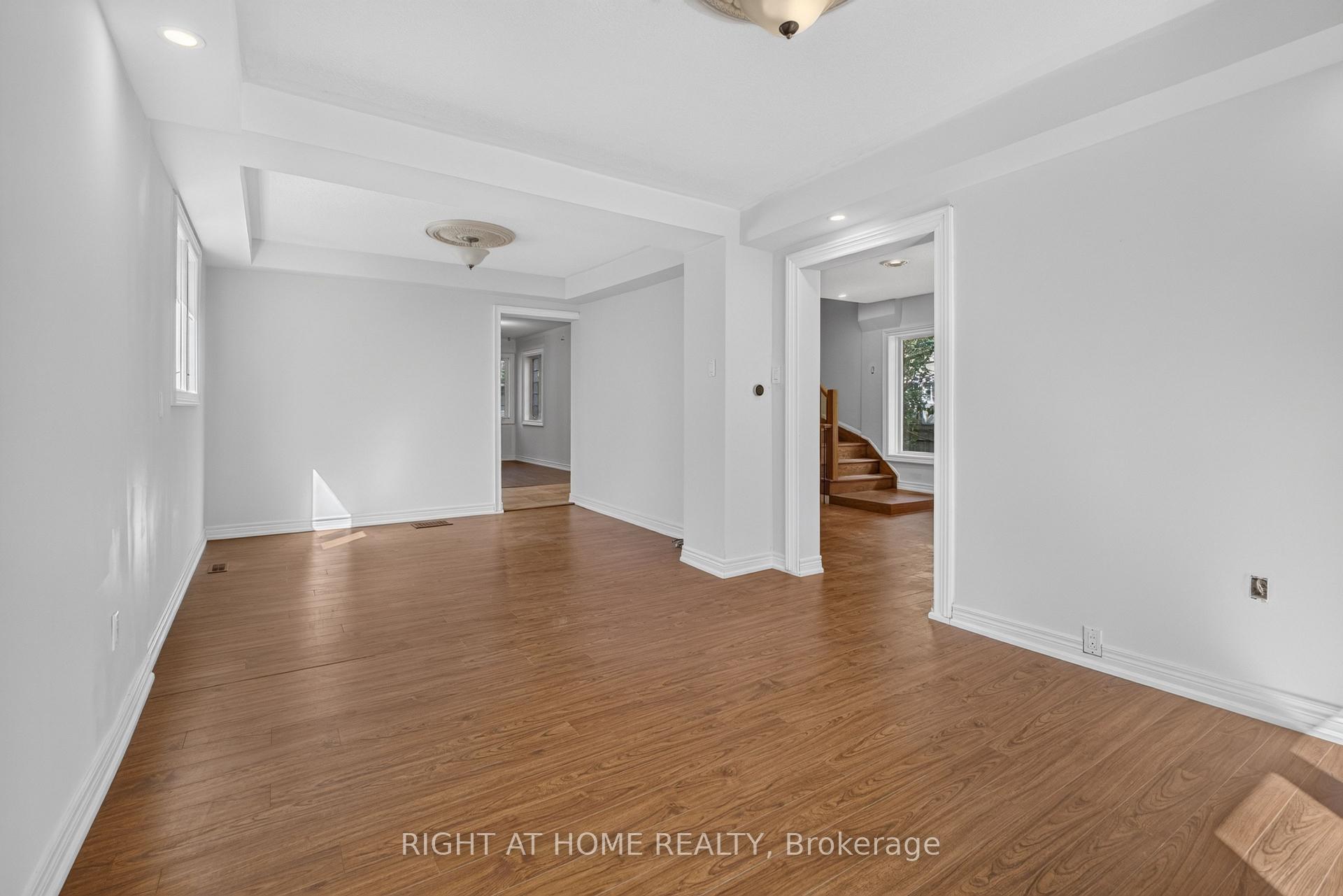 Photo 7 of 20 Holgate Street, Barrie, Allandale — HOMEH