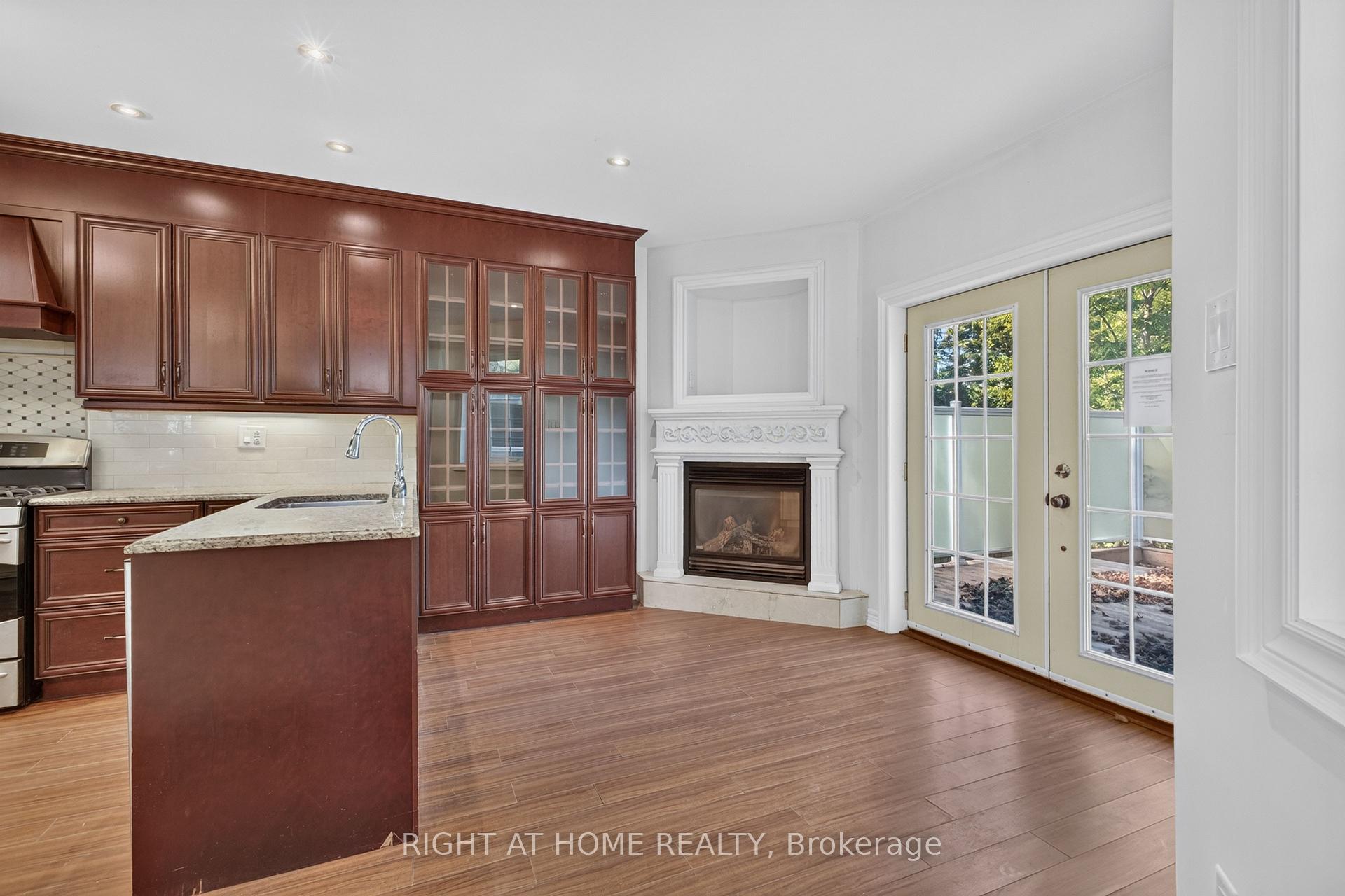 Photo 11 of 20 Holgate Street, Barrie, Allandale — HOMEH