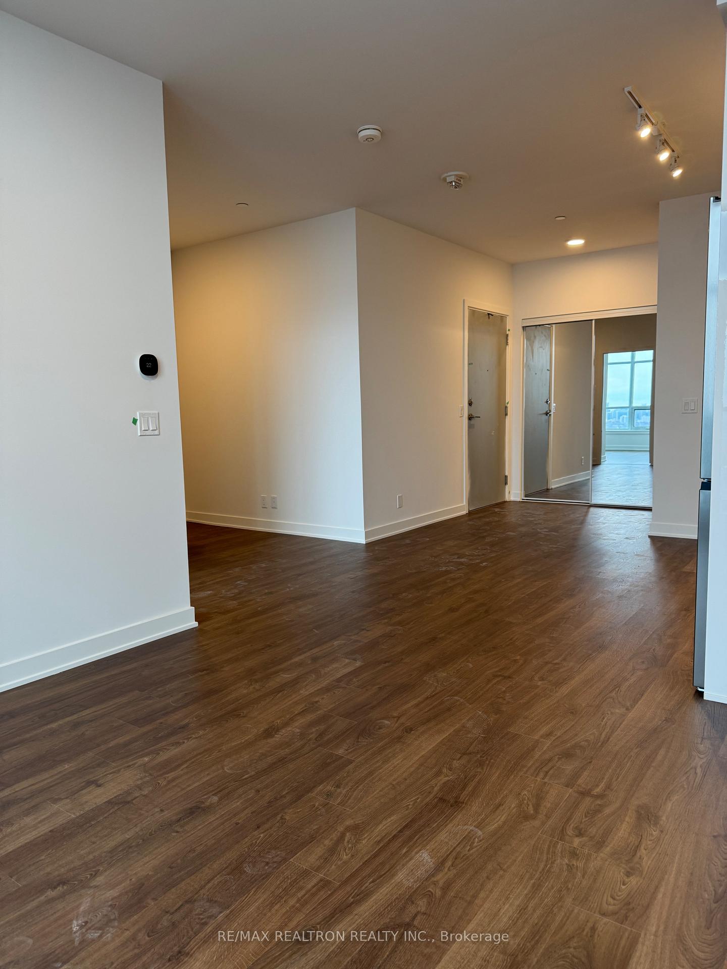 Photo 7 of Unit 3501, 30 Upper Mall Way S, Vaughan, Brownridge — HOMEH