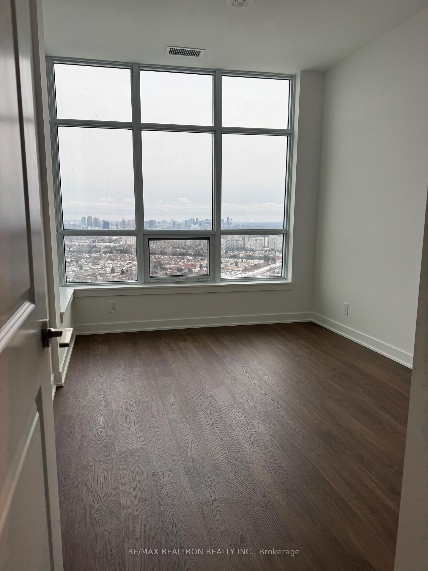 Photo 10 of Unit 3501, 30 Upper Mall Way S, Vaughan, Brownridge — HOMEH