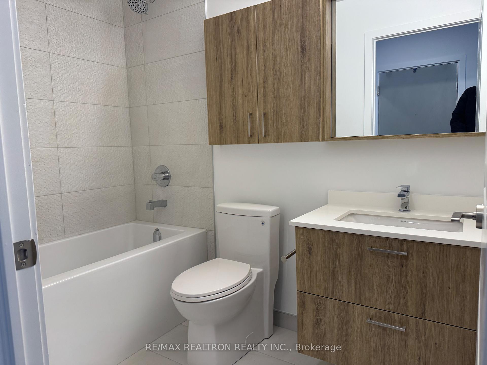 Photo 13 of Unit 3501, 30 Upper Mall Way S, Vaughan, Brownridge — HOMEH