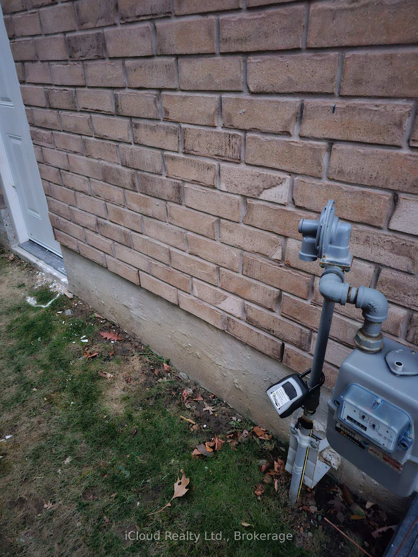 Photo 2 of Unit Bsmt, 95 Northglen Boulevard, Clarington, Bowmanville — HOMEH