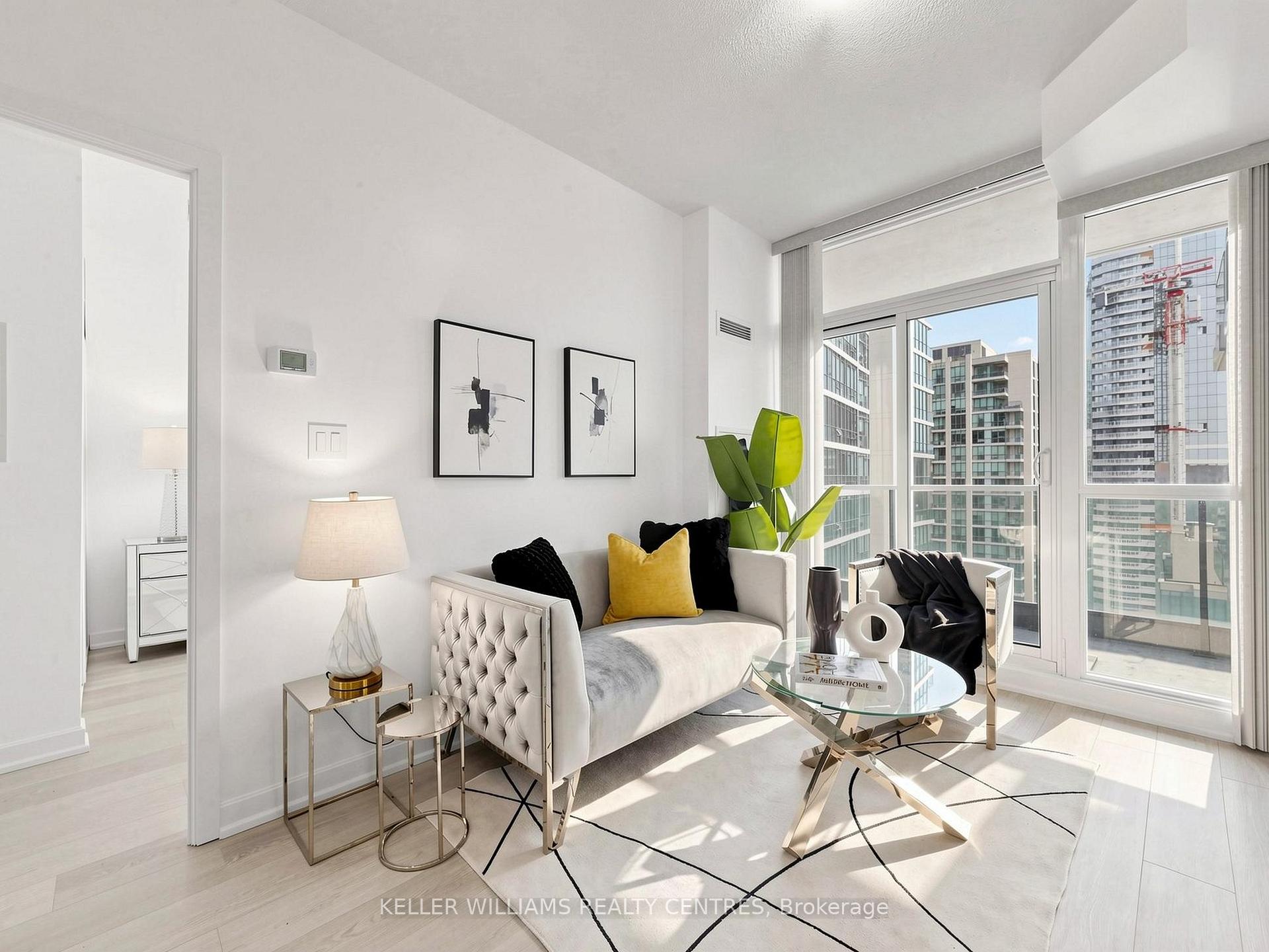 Front of Unit 3305, 33 Bay Street