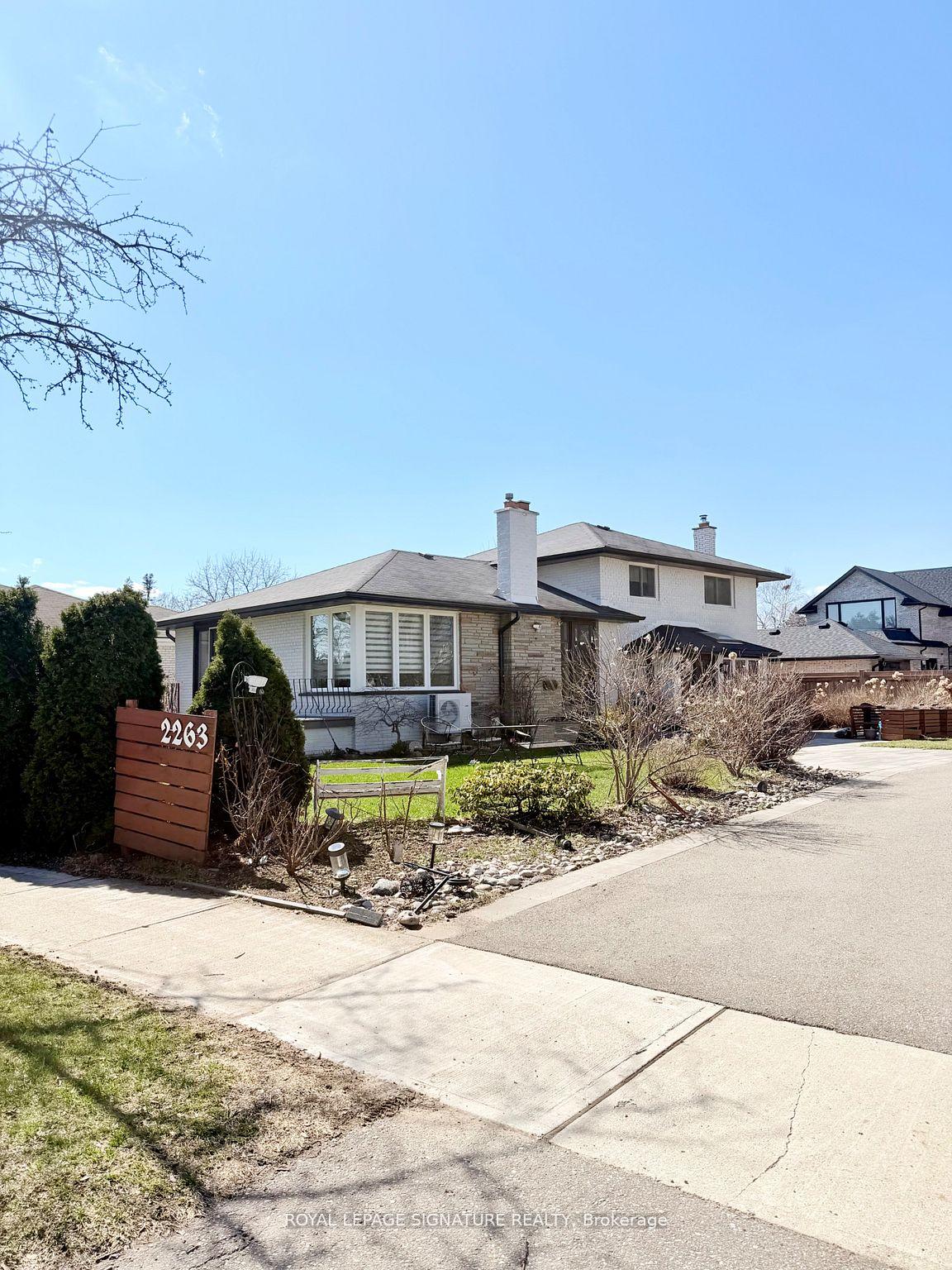 Photo 2 of 2263 Harcourt Crescent, Mississauga, Lakeview — HOMEH