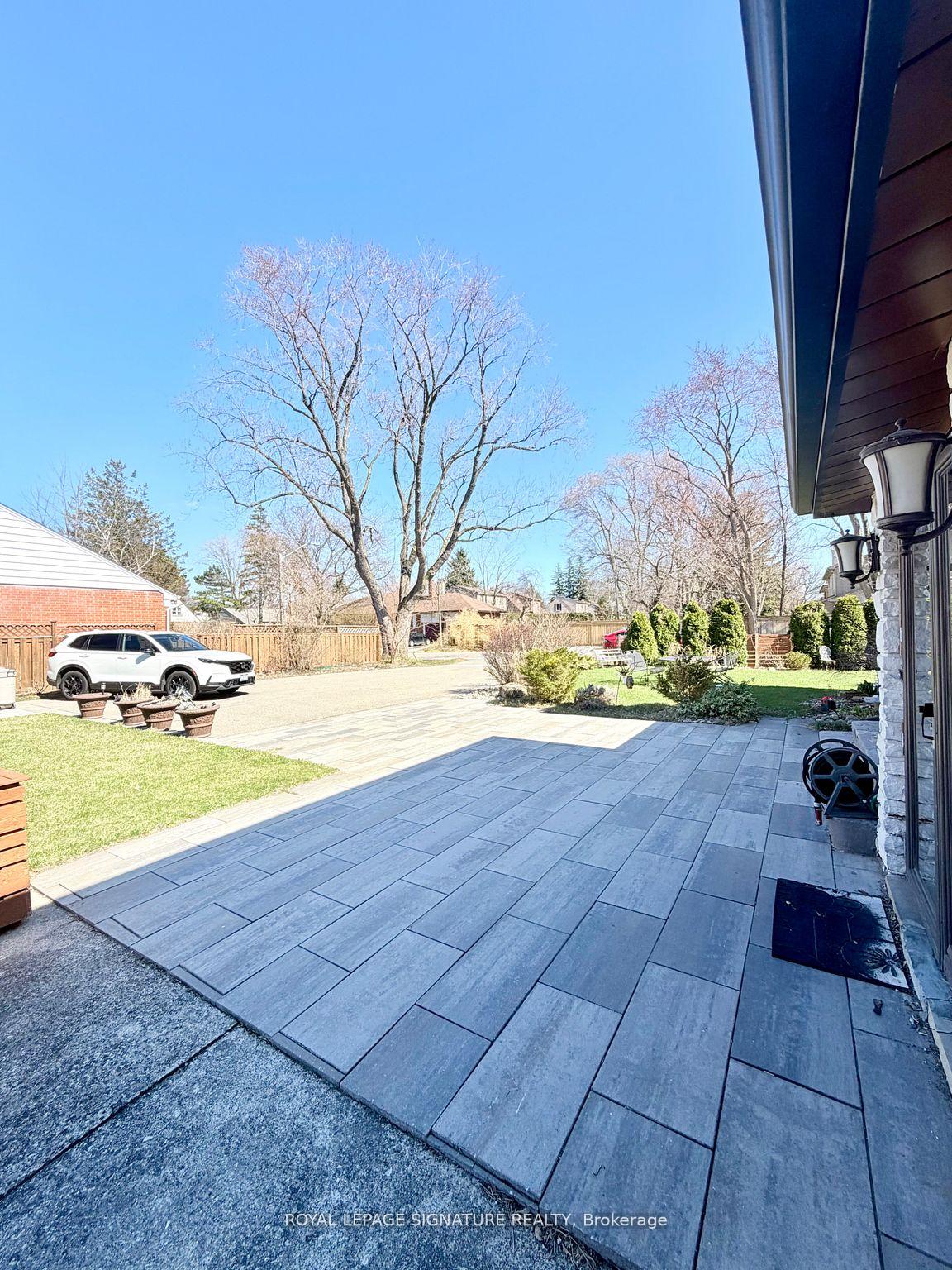 Photo 4 of 2263 Harcourt Crescent, Mississauga, Lakeview — HOMEH