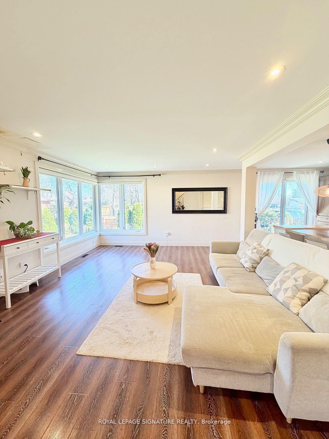 Photo 11 of 2263 Harcourt Crescent, Mississauga, Lakeview — HOMEH
