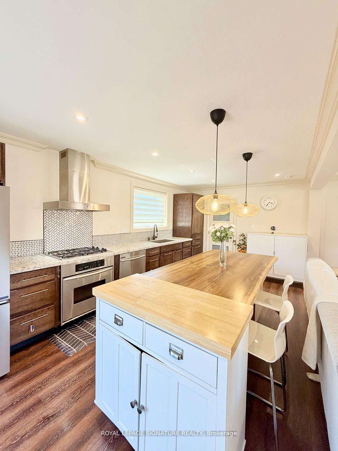 Photo 13 of 2263 Harcourt Crescent, Mississauga, Lakeview — HOMEH