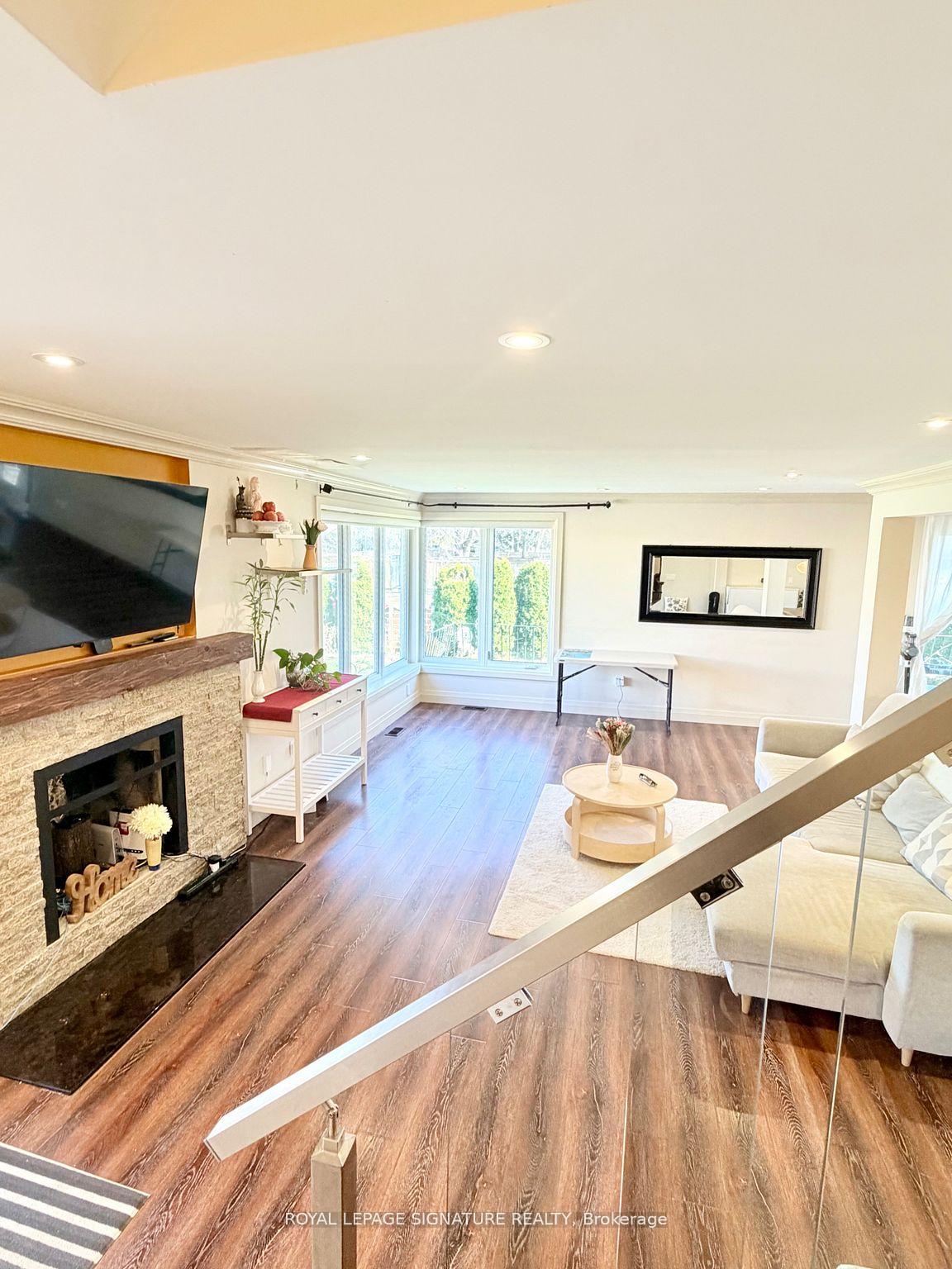 Photo 15 of 2263 Harcourt Crescent, Mississauga, Lakeview — HOMEH