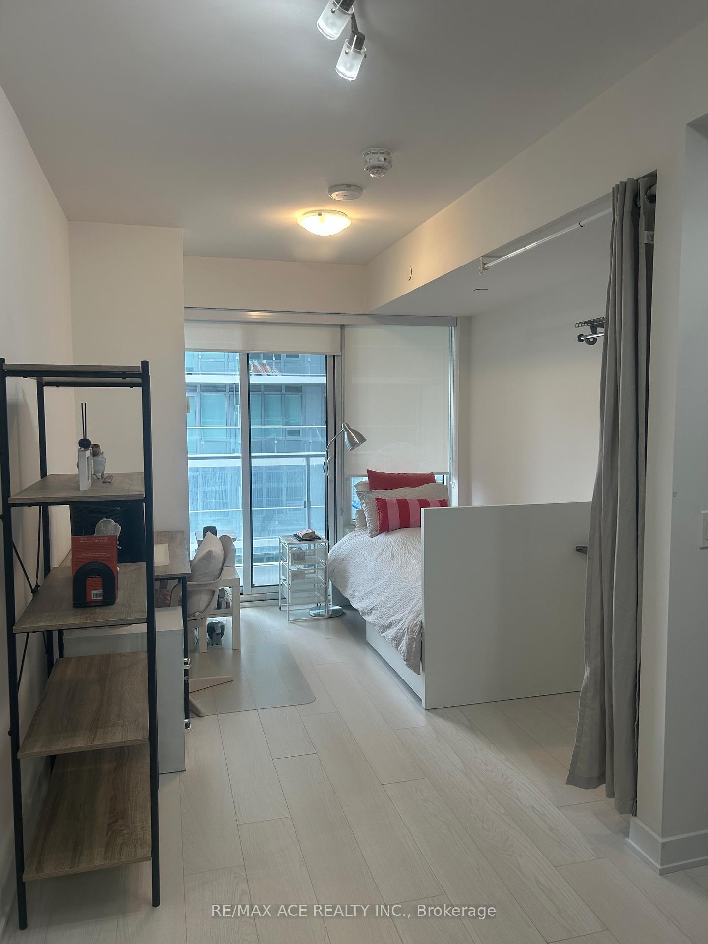 Photo 2 of Unit 2314, 195 Redpath Avenue, Toronto, Mount Pleasant West — HOMEH