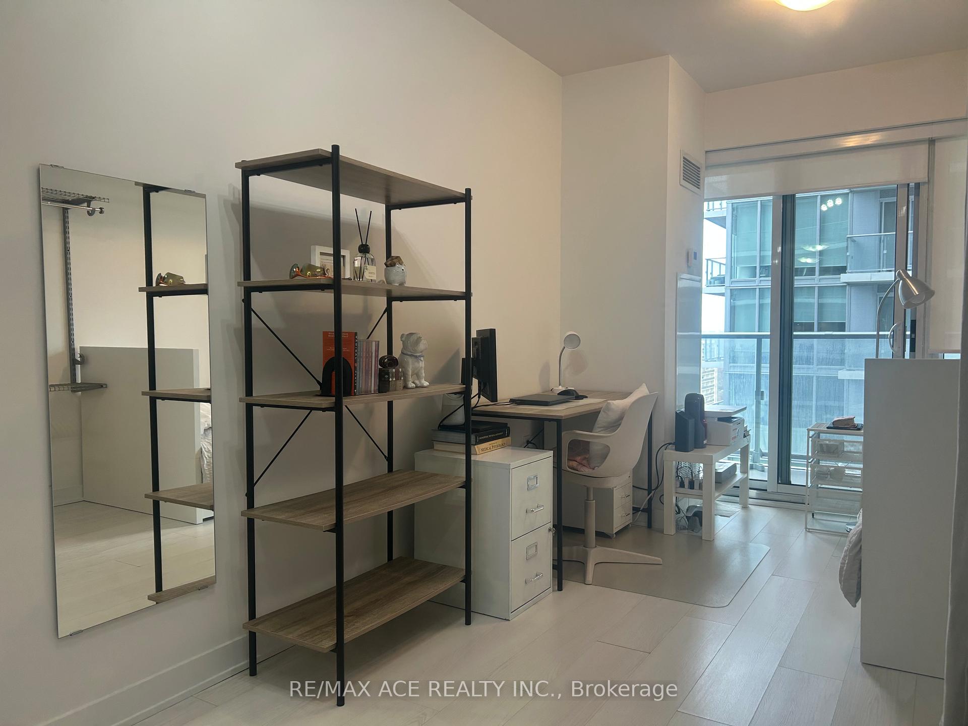 Photo 4 of Unit 2314, 195 Redpath Avenue, Toronto, Mount Pleasant West — HOMEH
