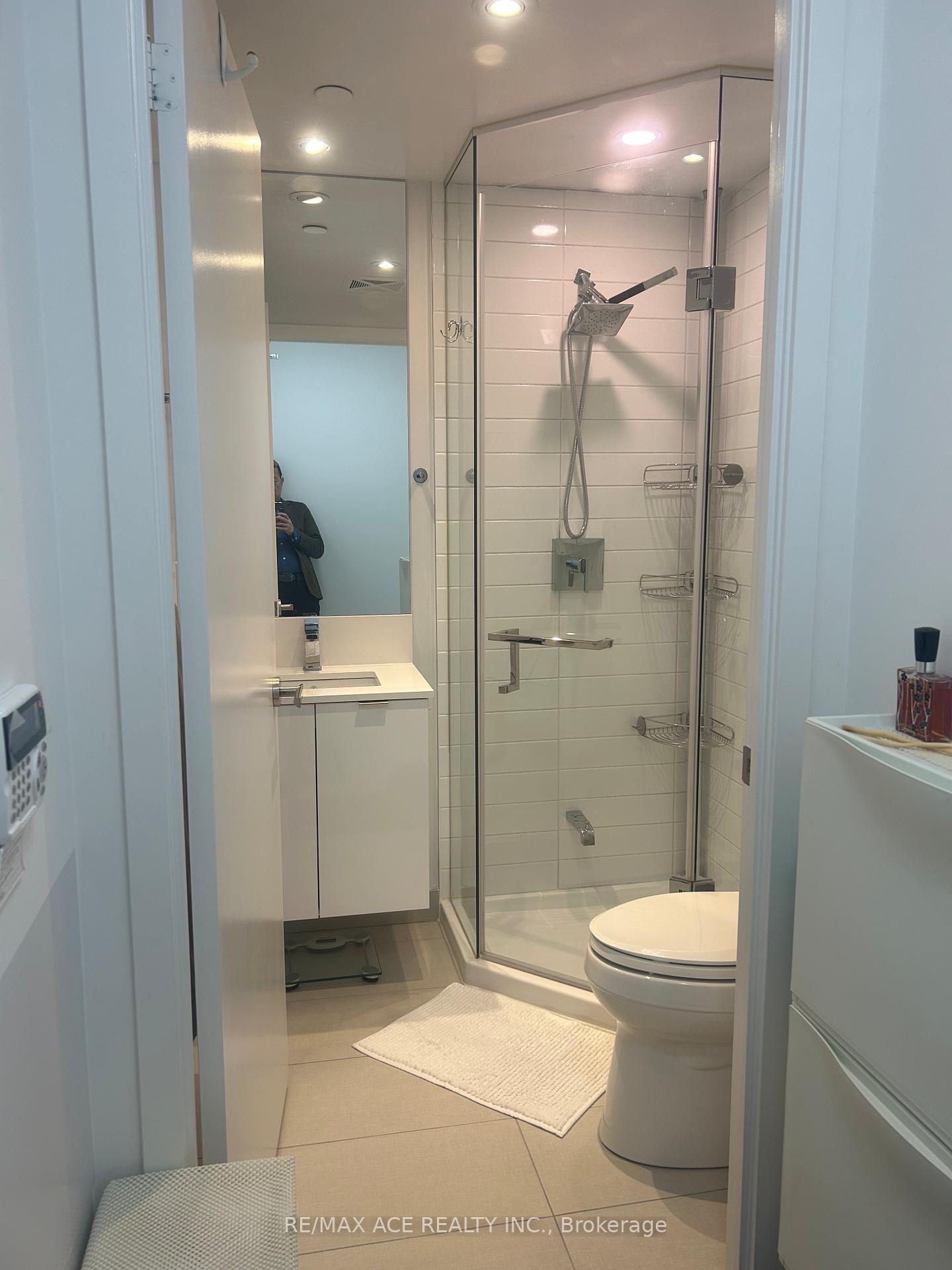 Photo 5 of Unit 2314, 195 Redpath Avenue, Toronto, Mount Pleasant West — HOMEH