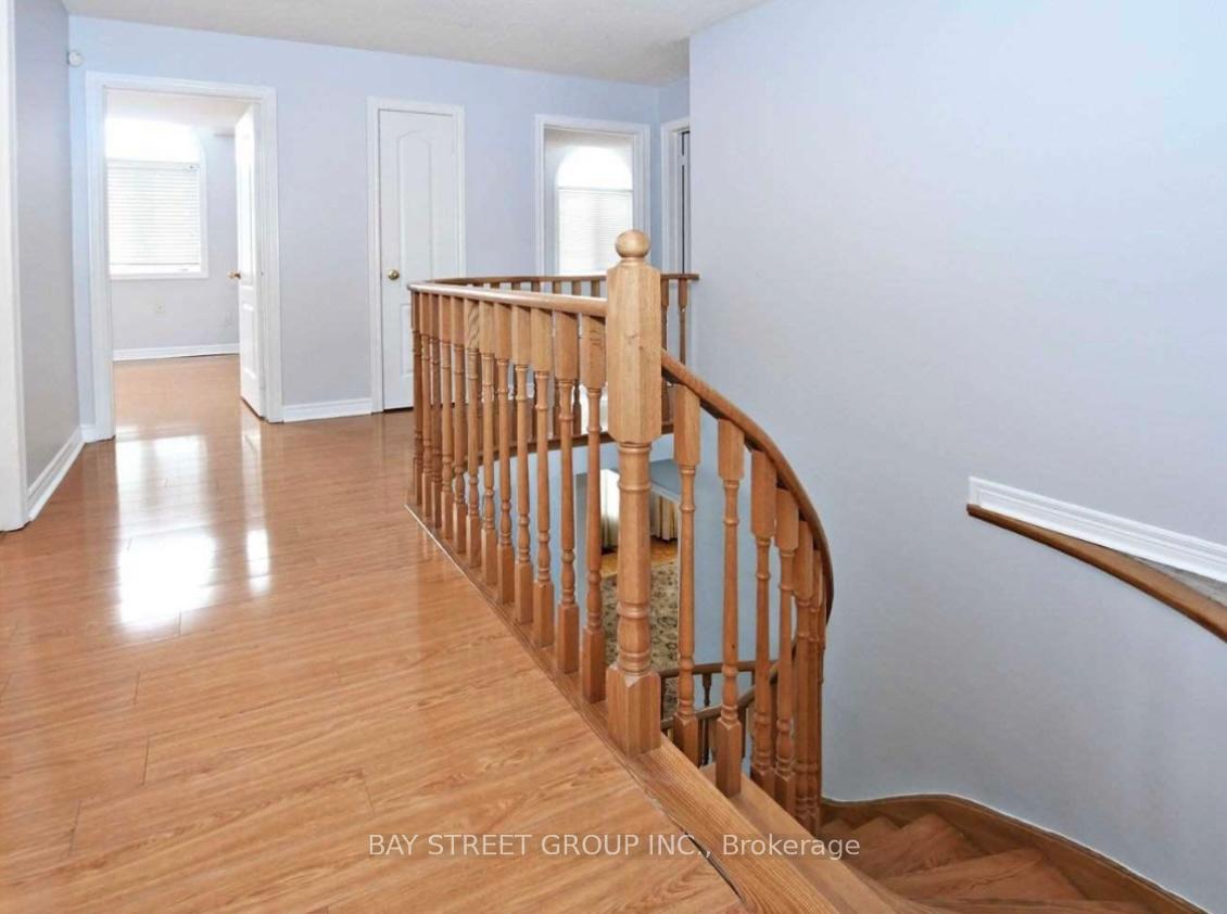 Photo 7 of 43 Avenida Street, Markham, Middlefield — HOMEH