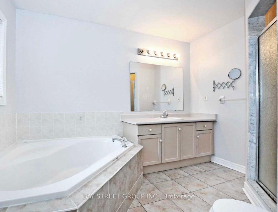 Photo 9 of 43 Avenida Street, Markham, Middlefield — HOMEH
