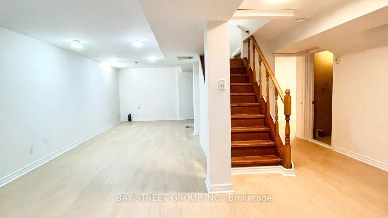 Photo 14 of 43 Avenida Street, Markham, Middlefield — HOMEH