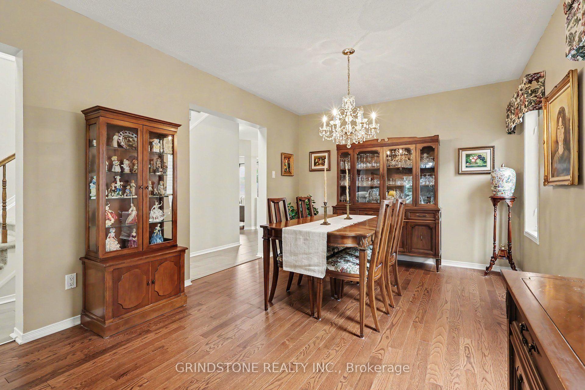 Photo 9 of 852 Paradise Crescent, Ottawa, Fallingbrook/Gardenway South — HOMEH