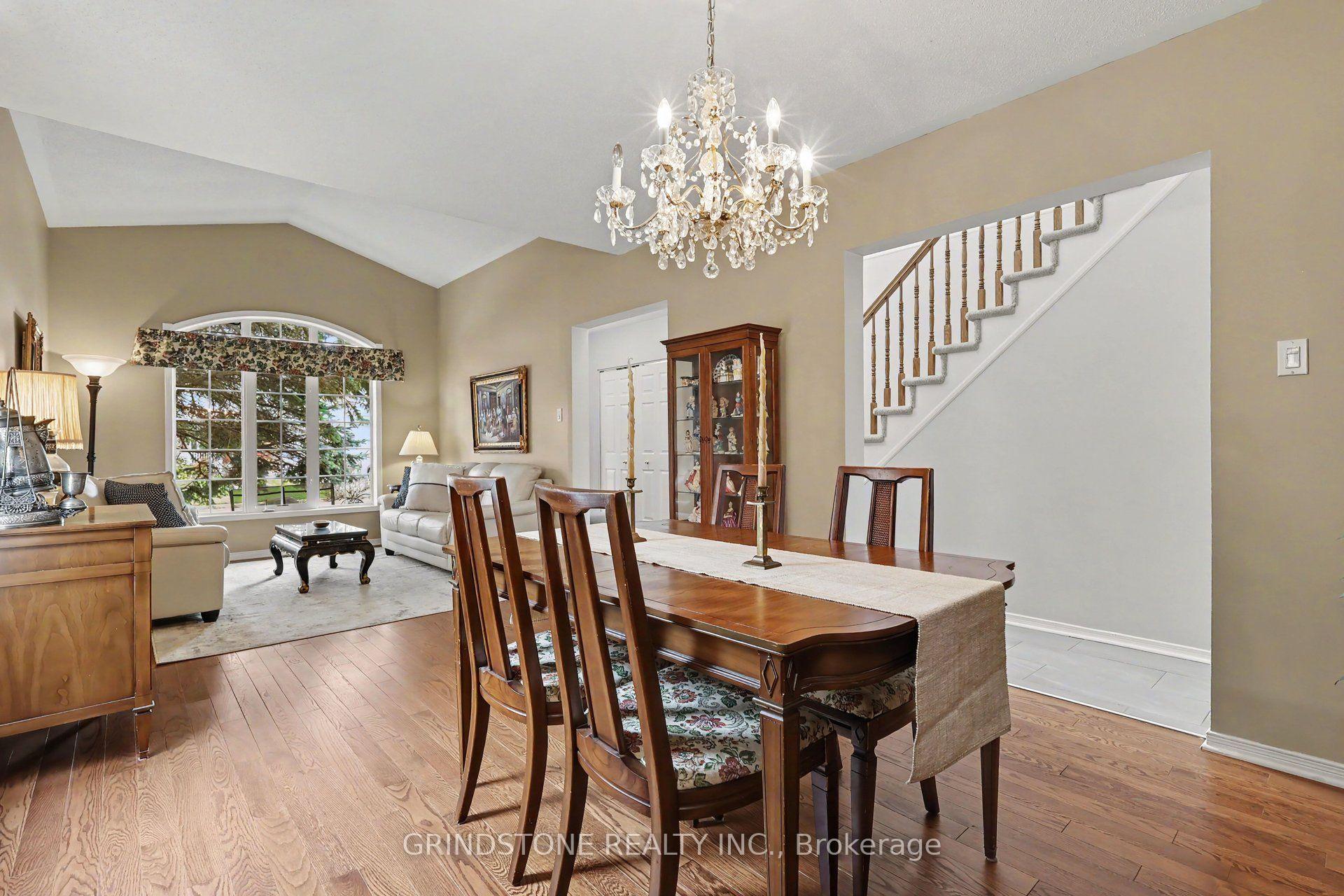 Photo 10 of 852 Paradise Crescent, Ottawa, Fallingbrook/Gardenway South — HOMEH