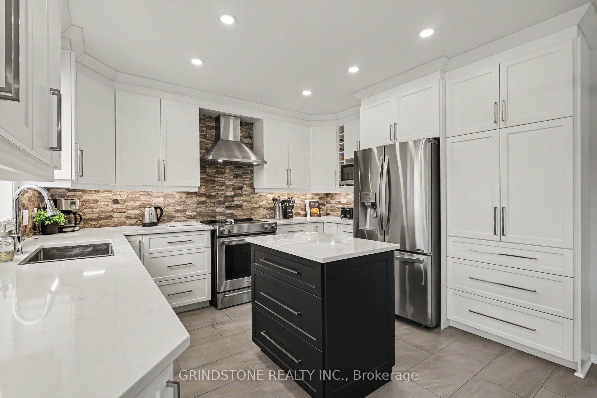 Photo 12 of 852 Paradise Crescent, Ottawa, Fallingbrook/Gardenway South — HOMEH