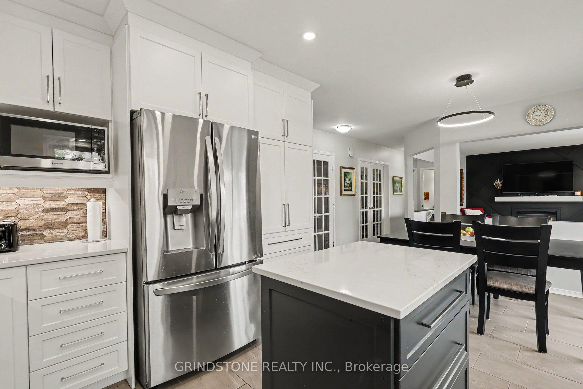 Photo 13 of 852 Paradise Crescent, Ottawa, Fallingbrook/Gardenway South — HOMEH
