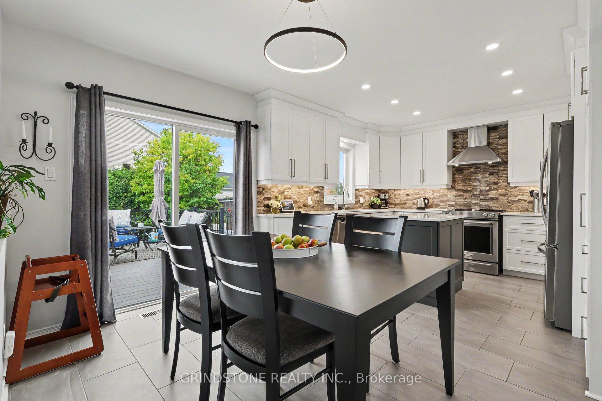 Photo 15 of 852 Paradise Crescent, Ottawa, Fallingbrook/Gardenway South — HOMEH