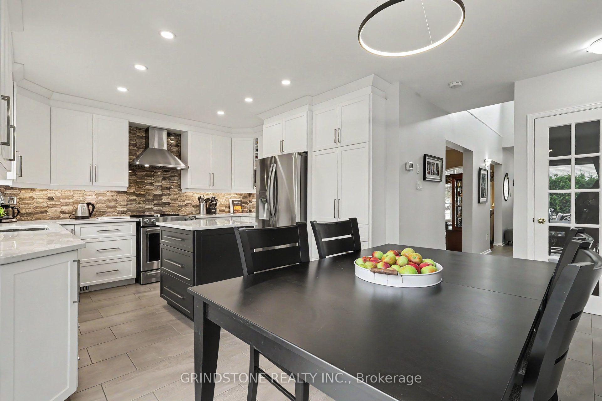 Photo 16 of 852 Paradise Crescent, Ottawa, Fallingbrook/Gardenway South — HOMEH