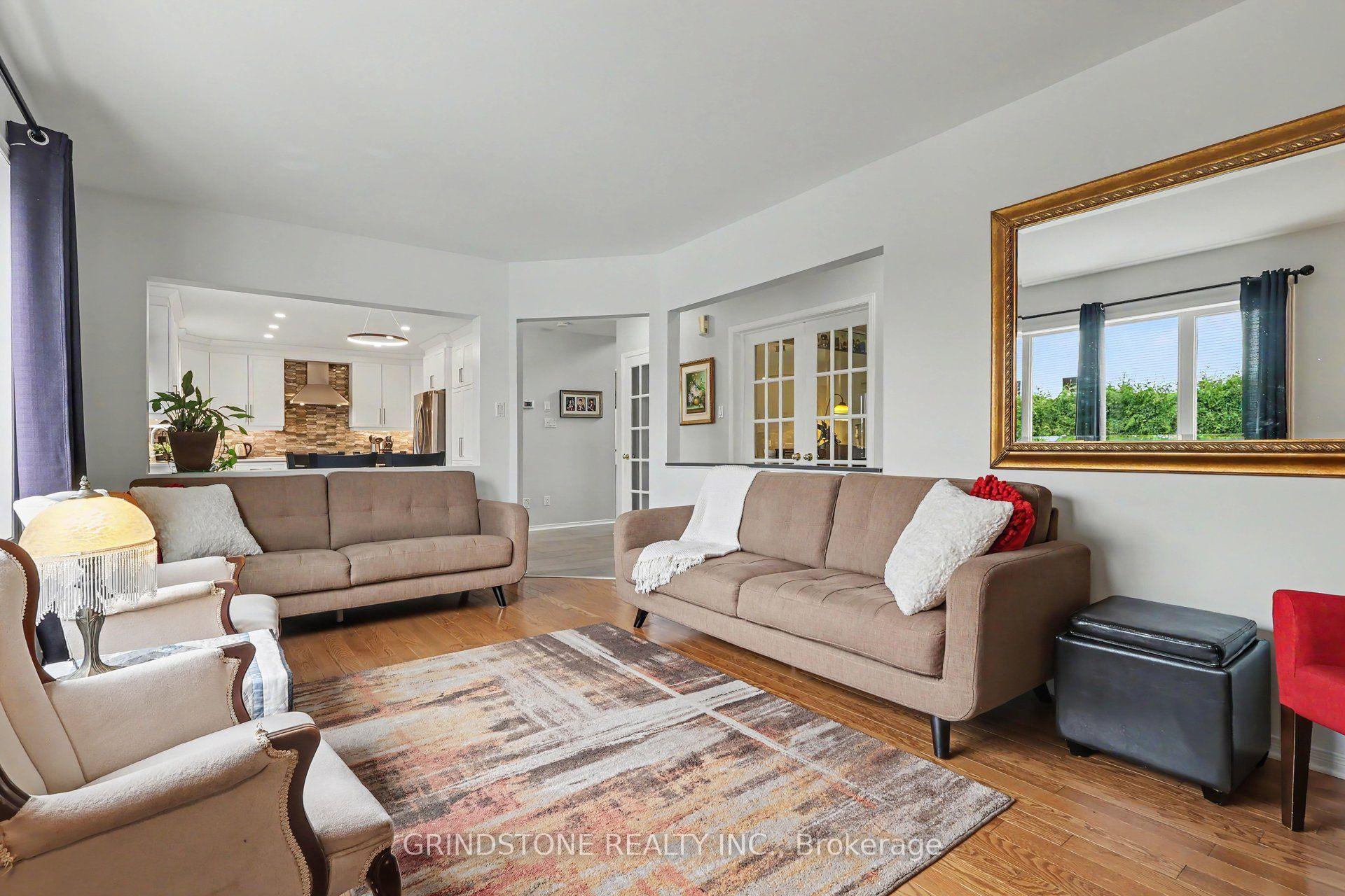 Photo 18 of 852 Paradise Crescent, Ottawa, Fallingbrook/Gardenway South — HOMEH