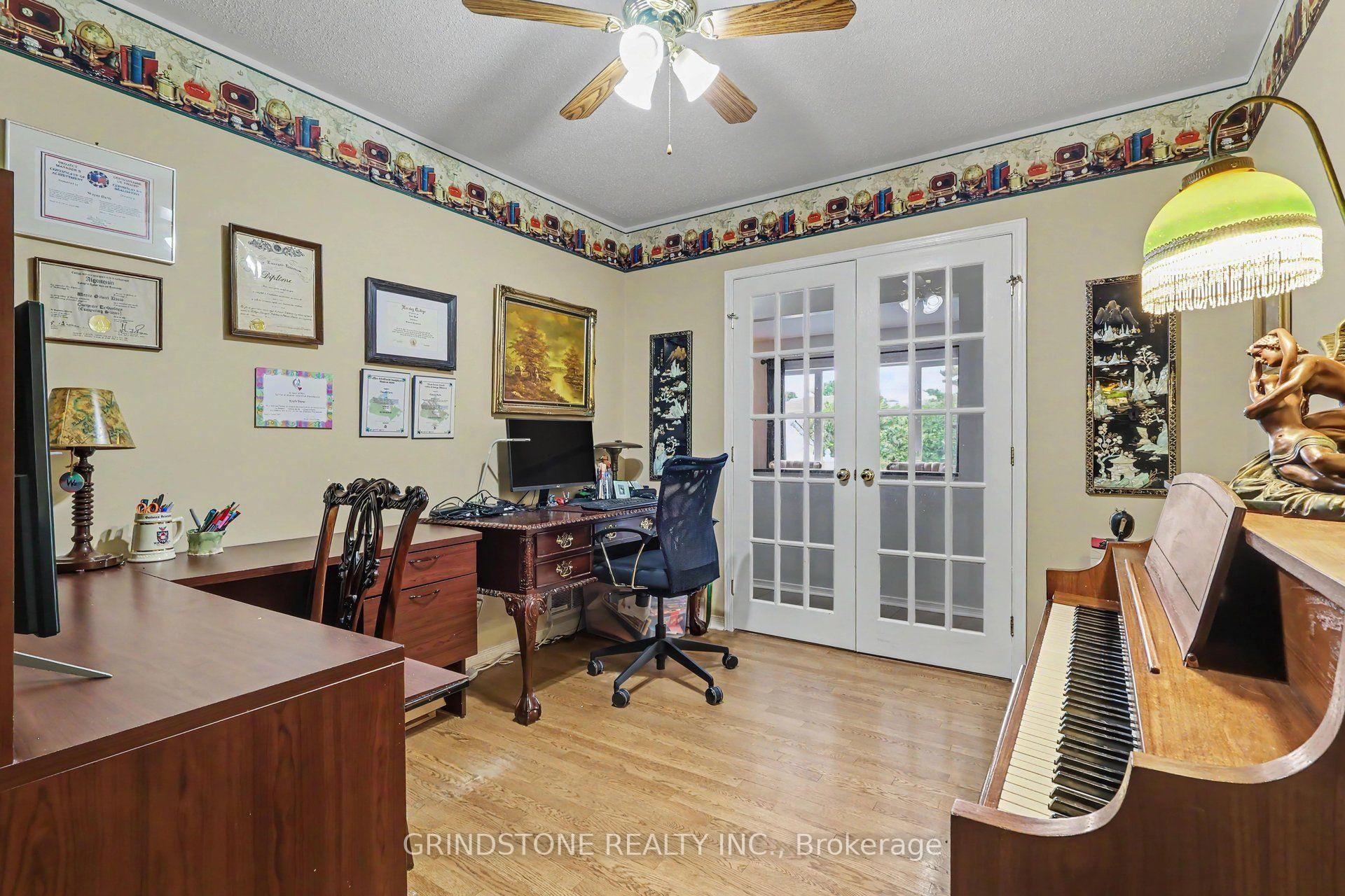 Photo 19 of 852 Paradise Crescent, Ottawa, Fallingbrook/Gardenway South — HOMEH