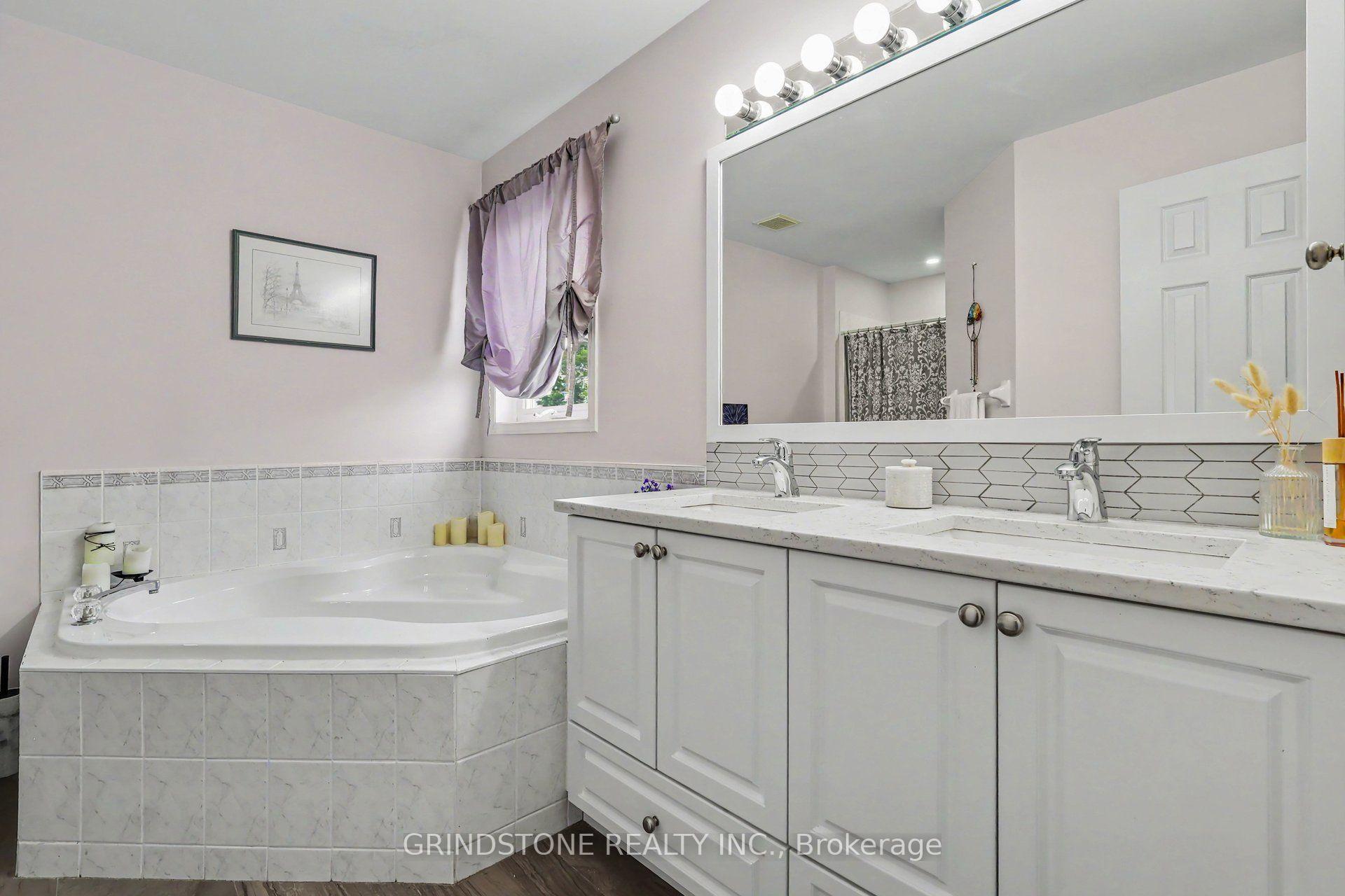 Photo 22 of 852 Paradise Crescent, Ottawa, Fallingbrook/Gardenway South — HOMEH
