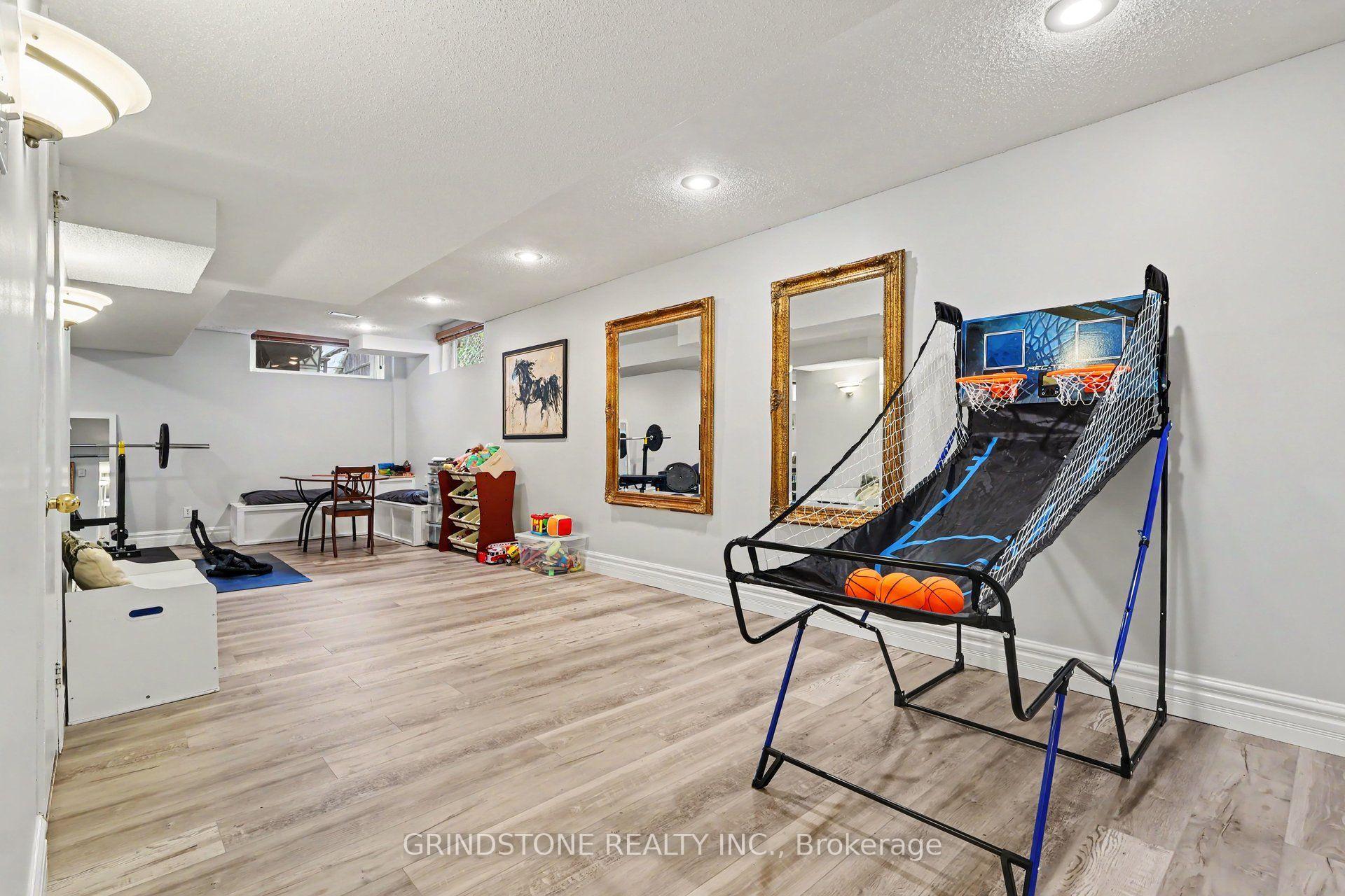 Photo 29 of 852 Paradise Crescent, Ottawa, Fallingbrook/Gardenway South — HOMEH