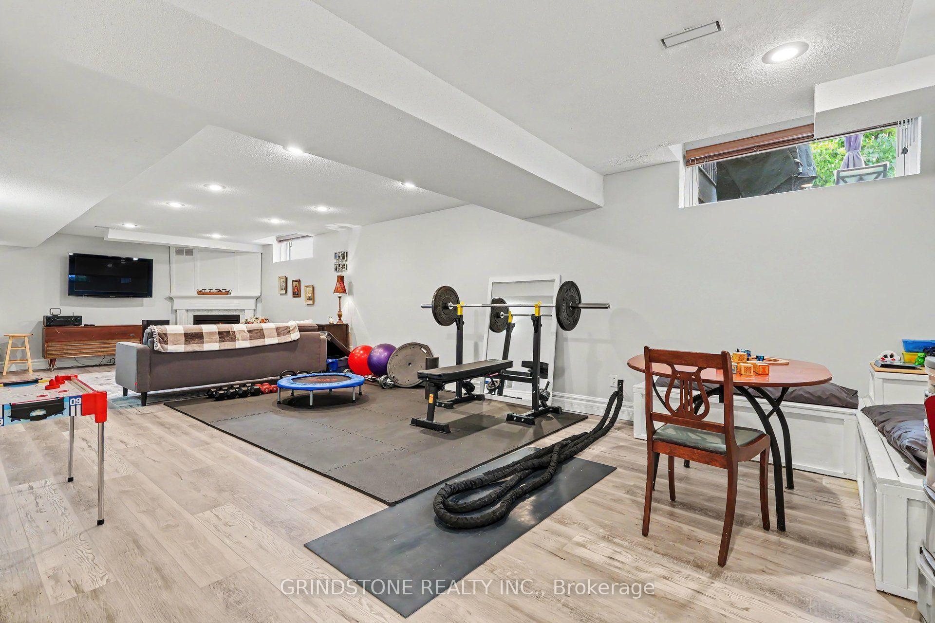 Photo 30 of 852 Paradise Crescent, Ottawa, Fallingbrook/Gardenway South — HOMEH