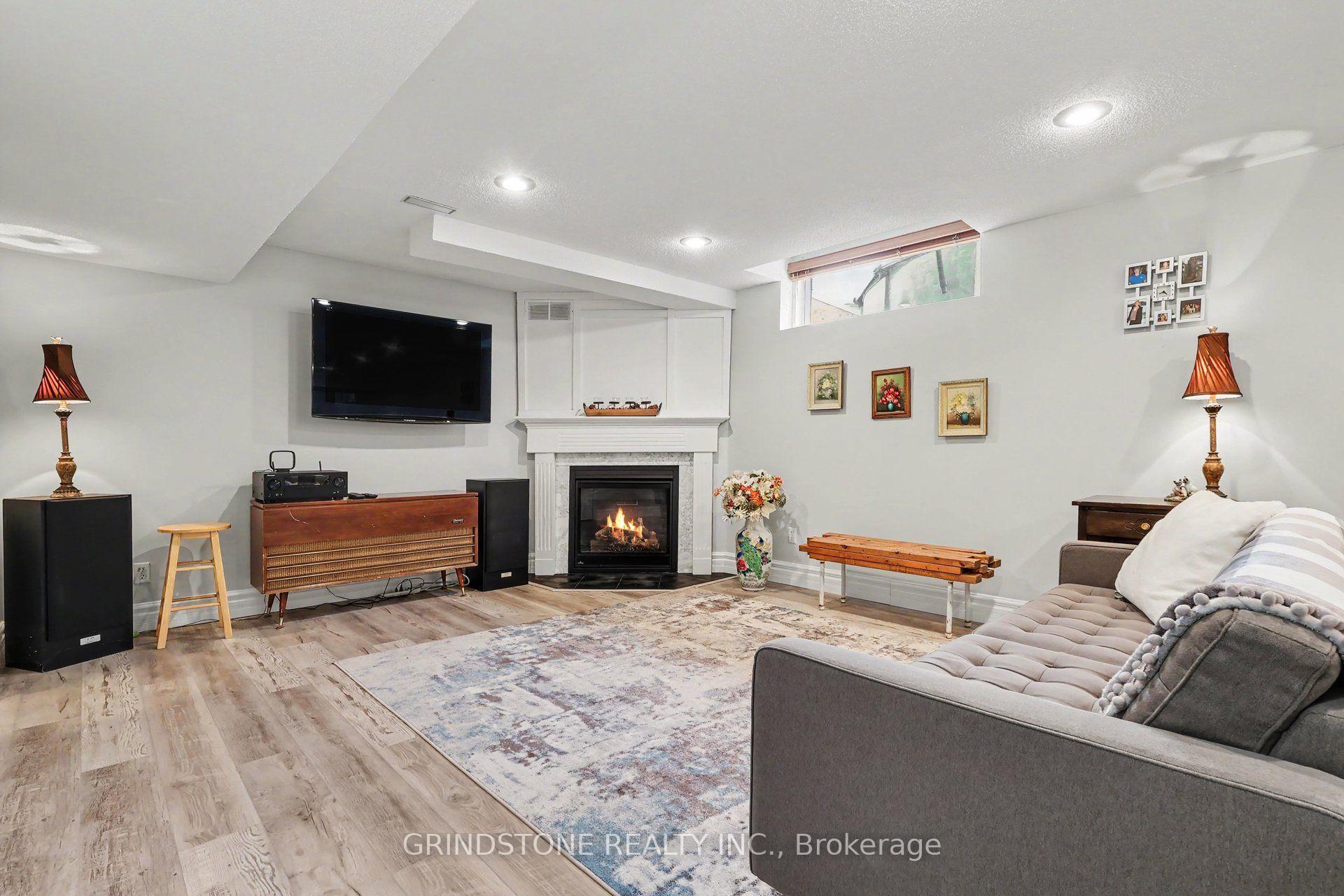 Photo 32 of 852 Paradise Crescent, Ottawa, Fallingbrook/Gardenway South — HOMEH