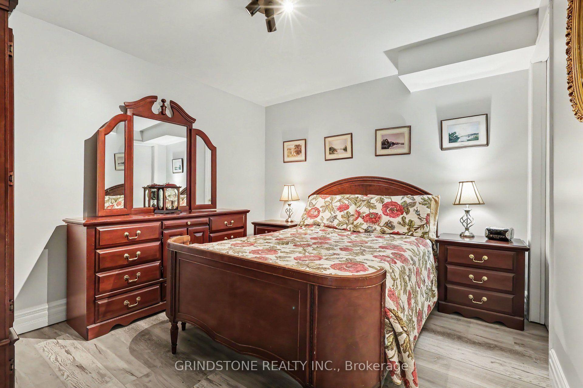 Photo 34 of 852 Paradise Crescent, Ottawa, Fallingbrook/Gardenway South — HOMEH