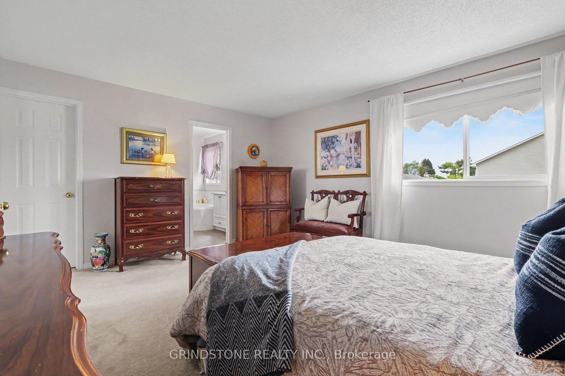 Photo 25 of 852 Paradise Crescent, Ottawa, Fallingbrook/Gardenway South — HOMEH