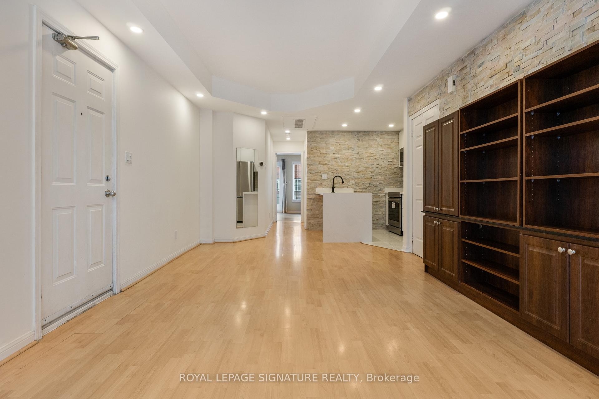 Photo 4 of 11 Niagara Street, Toronto, Waterfront Communities — HOMEH