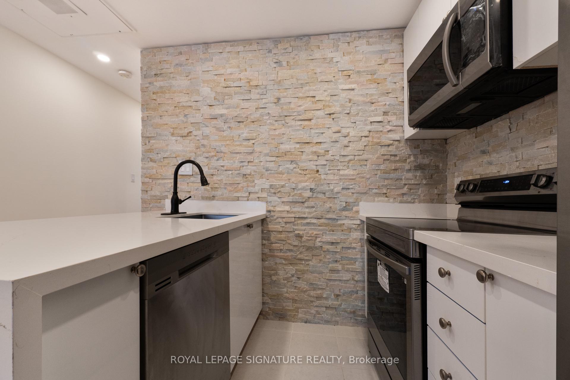 Photo 9 of 11 Niagara Street, Toronto, Waterfront Communities — HOMEH