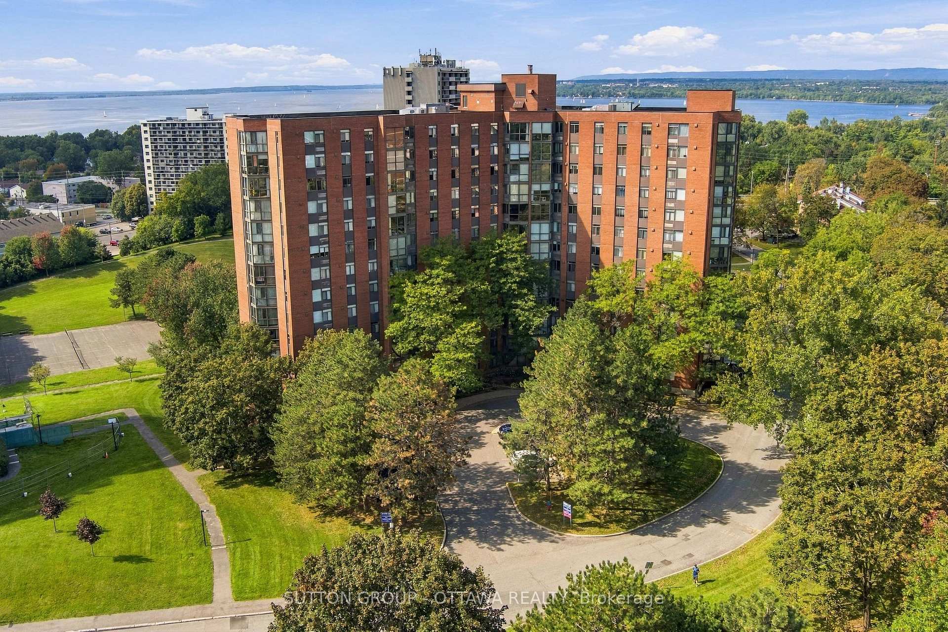 Photo of Unit 1002, 2871 Richmond Road