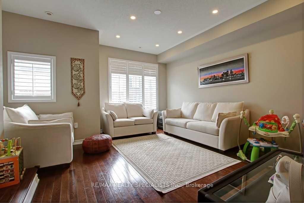 Photo 4 of Unit 4, 1117 Haig Boulevard, Mississauga, Lakeview — HOMEH