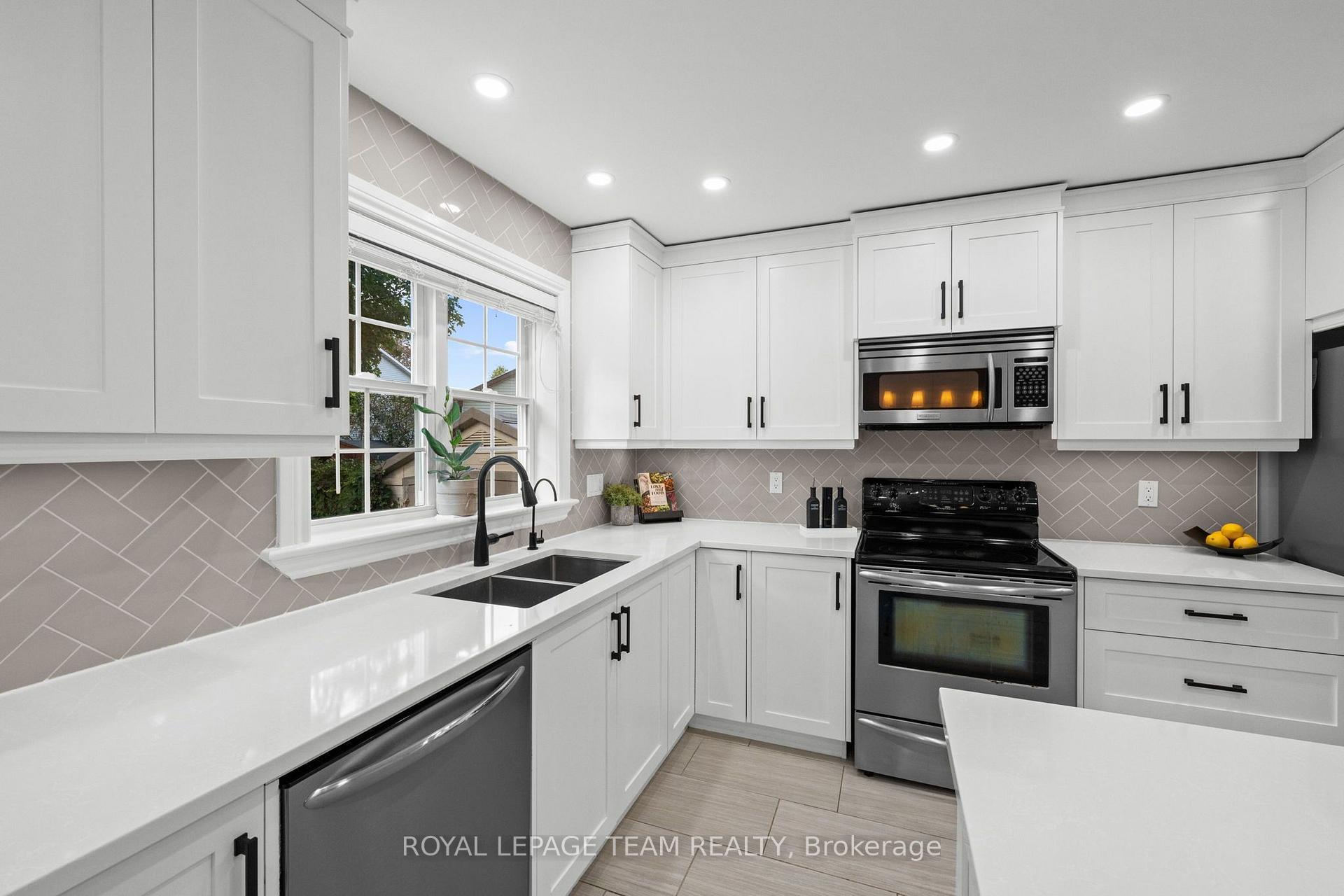 Photo 11 of 4 Francis Street, Carleton Place, Carleton Place — HOMEH