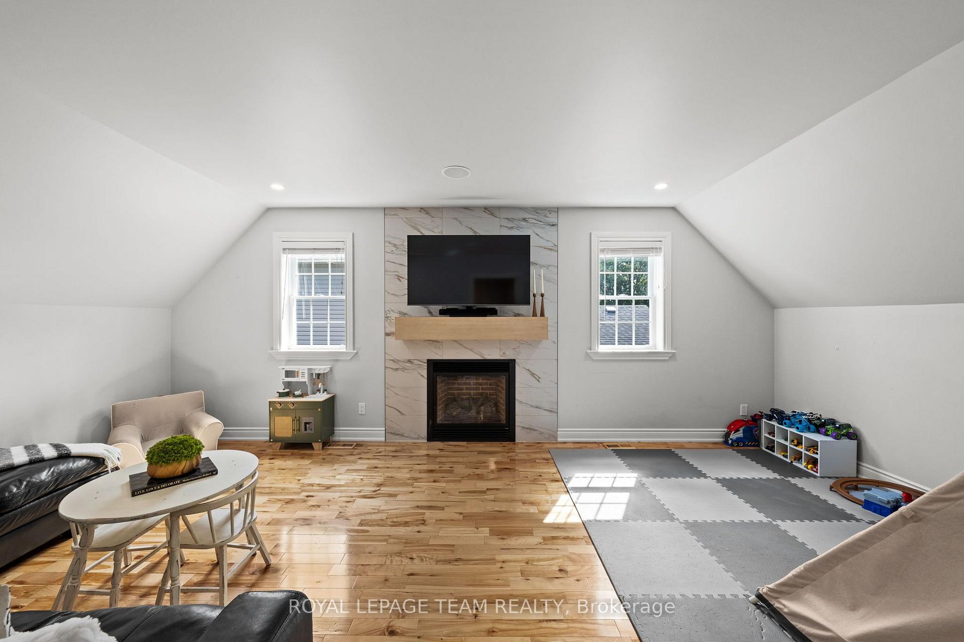 Photo 27 of 4 Francis Street, Carleton Place, Carleton Place — HOMEH