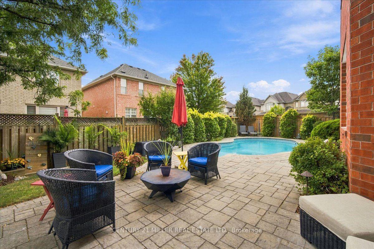 Photo 2 of 2305 Kirkhill Place, Oakville, Bronte Creek — HOMEH
