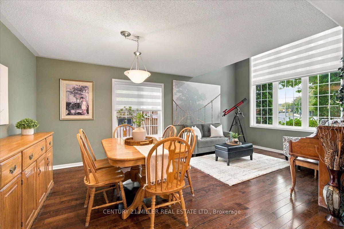 Photo 4 of 2305 Kirkhill Place, Oakville, Bronte Creek — HOMEH
